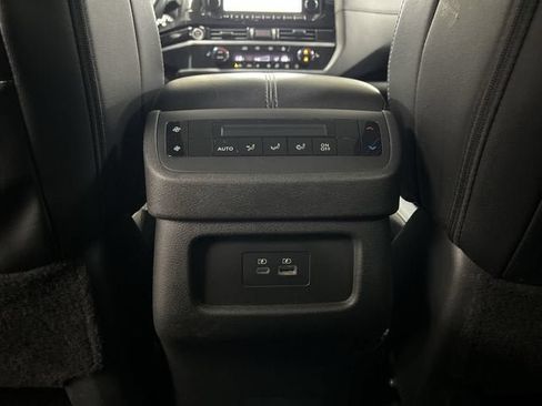 Used 2024 Nissan Pathfinder SL AWD/4WD image 21