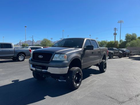 Used 2005 Ford F150 XLT image 1