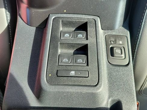 Used 2024 Ford Bronco Outer Banks AWD/4WD image 21