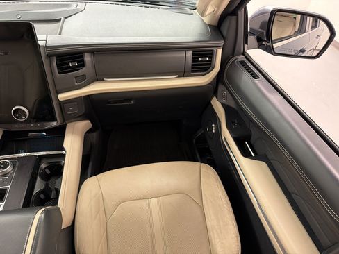 Used 2022 Ford Expedition Max Platinum RWD image 31