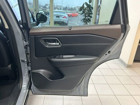 Used 2021 Nissan Rogue SL image 48