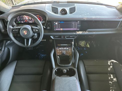 New 2026 Porsche Cayenne GTS AWD/4WD image 6