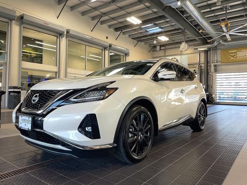 Used 2024 Nissan Murano Platinum w/ Cargo Package image 2