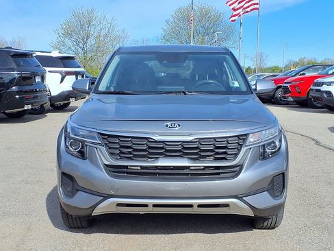Used 2022 Kia Seltos LX AWD/4WD image 2