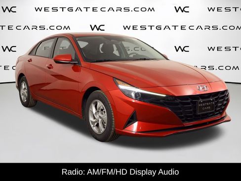 Used 2021 Hyundai Elantra SE image 4