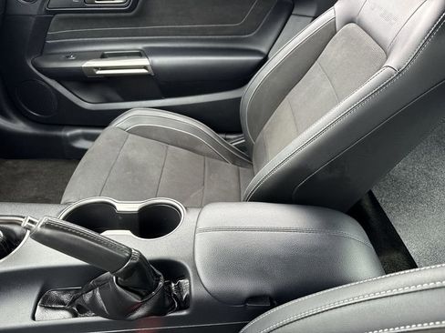 Used 2018 Ford Mustang Shelby GT350 w/ Convenience Package image 19