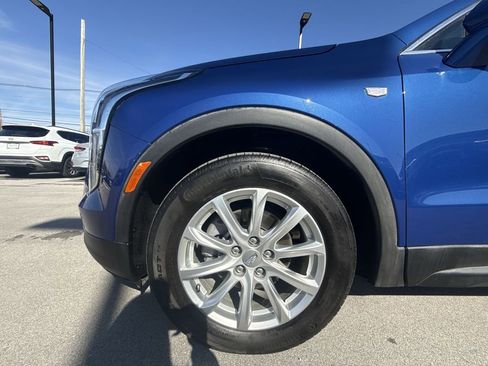 Used 2023 Cadillac XT4 Luxury w/ Cold Weather Package image 10