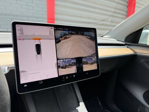 Used 2023 Tesla Model Y Long Range AWD/4WD image 27