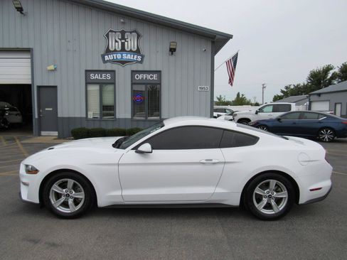 Used 2020 Ford Mustang Coupe RWD image 3
