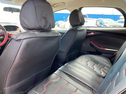 Used 2017 Ford Focus SE FWD image 11