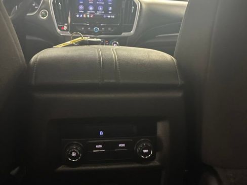 Used 2020 Chevrolet Traverse LT FWD image 31
