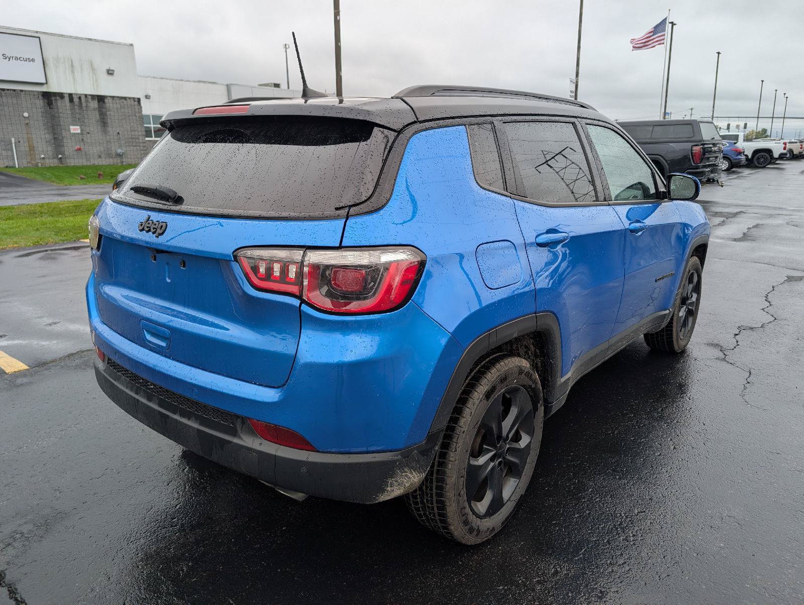 Used 2018 Jeep Compass Latitude w/ Popular Equipment Group AWD/4WD image 8