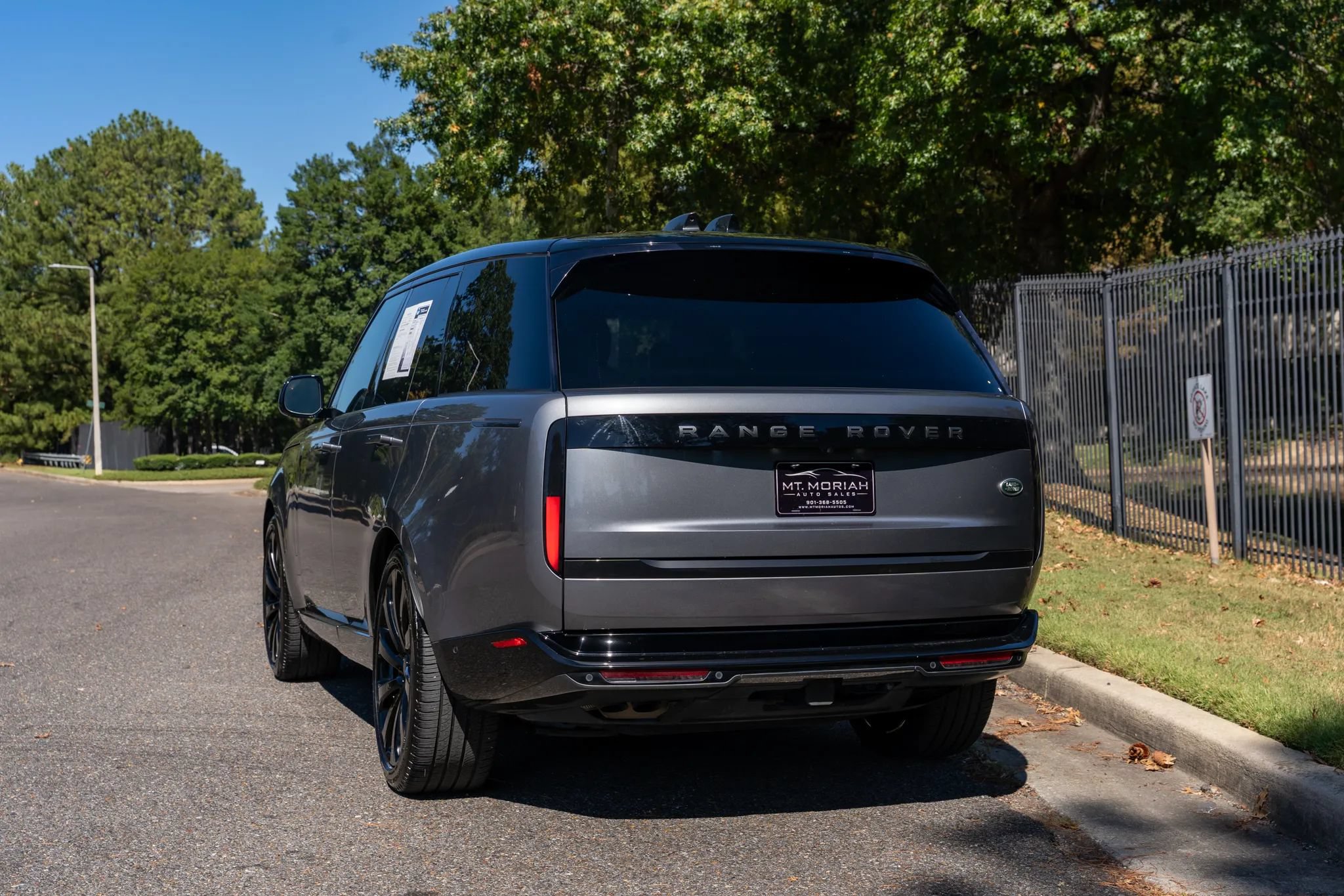 Used 2023 Land Rover Range Rover SE AWD/4WD image 7