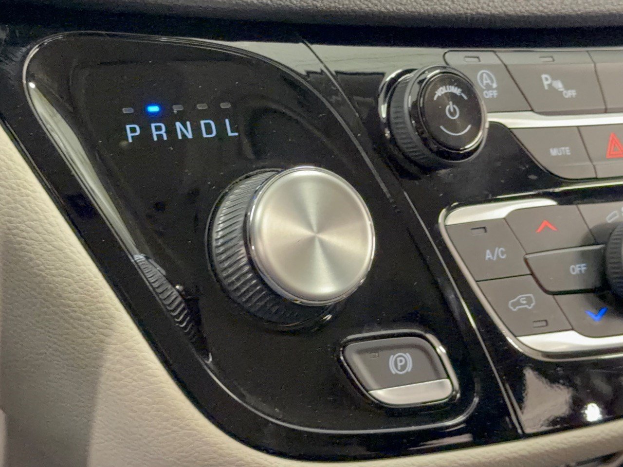 Used 2021 Chrysler Pacifica Touring FWD image 21