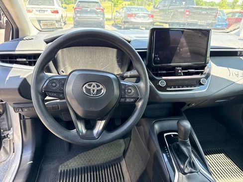 Used 2025 Toyota Corolla LE FWD image 16