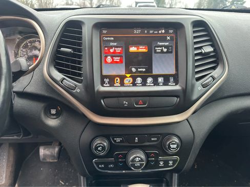 Used 2018 Jeep Cherokee Limited w/ High Altitude Package image 12