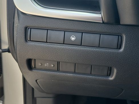 Certified 2022 Nissan Rogue SV AWD/4WD image 31