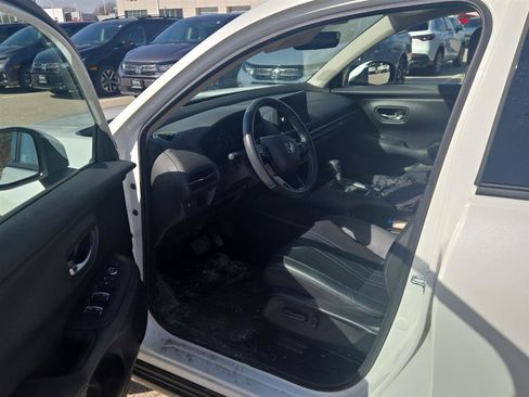 Used 2024 Honda HR-V EX-L image 3