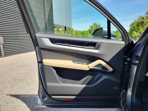 New 2026 Porsche Cayenne image 15