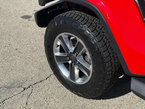 Used 2019 Jeep Wrangler Unlimited Sahara AWD/4WD image 10