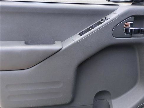 Used 2020 Nissan Frontier SV w/ Midnight Edition Floor Mats RWD image 11
