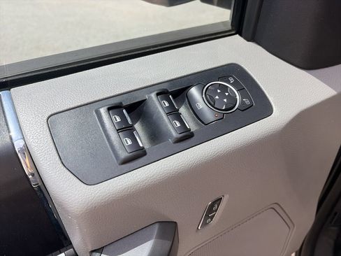 Used 2015 Ford F150 XLT RWD image 19