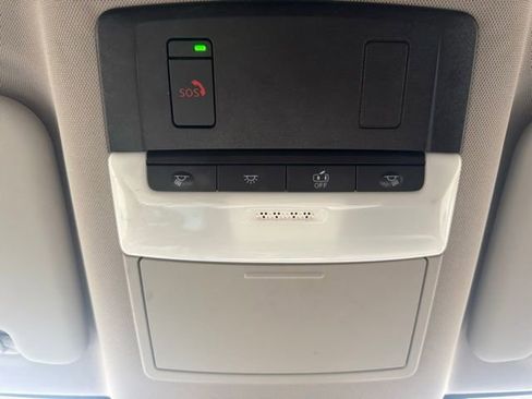 Used 2023 Nissan Rogue SV image 41