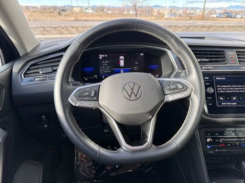 Certified 2022 Volkswagen Tiguan SE image 17