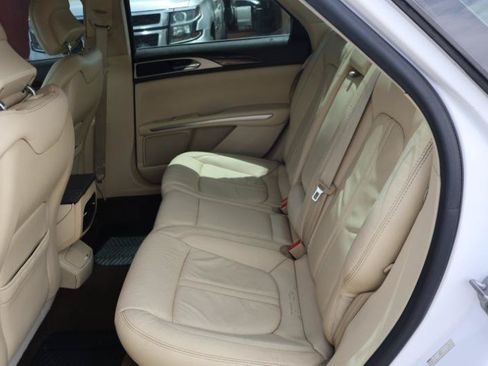 Used 2014 Lincoln MKZ FWD image 24
