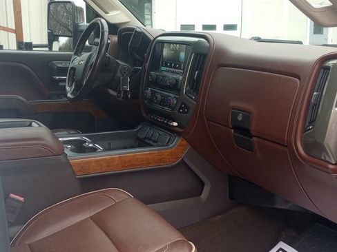 Used 2015 Chevrolet Silverado 2500 High Country w/ Duramax Plus Package image 12