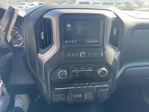 Used 2022 Chevrolet Silverado 2500 Custom w/ Custom Value Package image 14