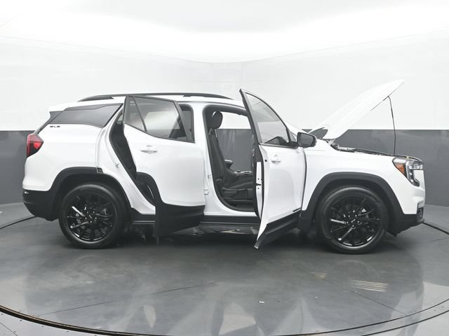 Used 2024 GMC Terrain SLE w/ Driver Convenience Package FWD image 53