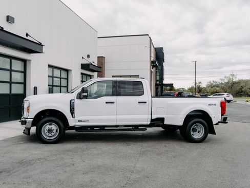 Used 2024 Ford F350 XLT image 4