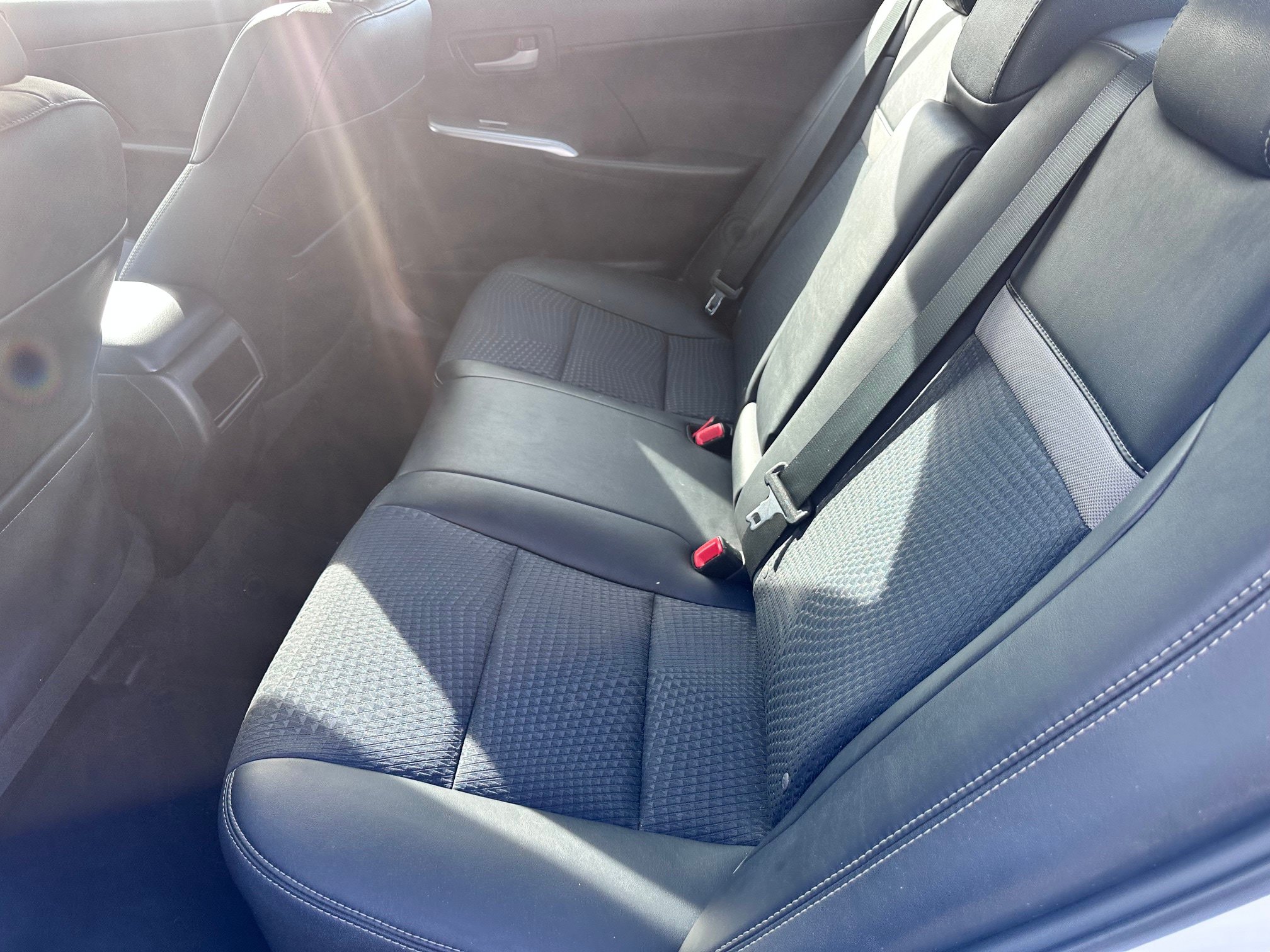 Used 2014 Toyota Camry SE FWD image 6