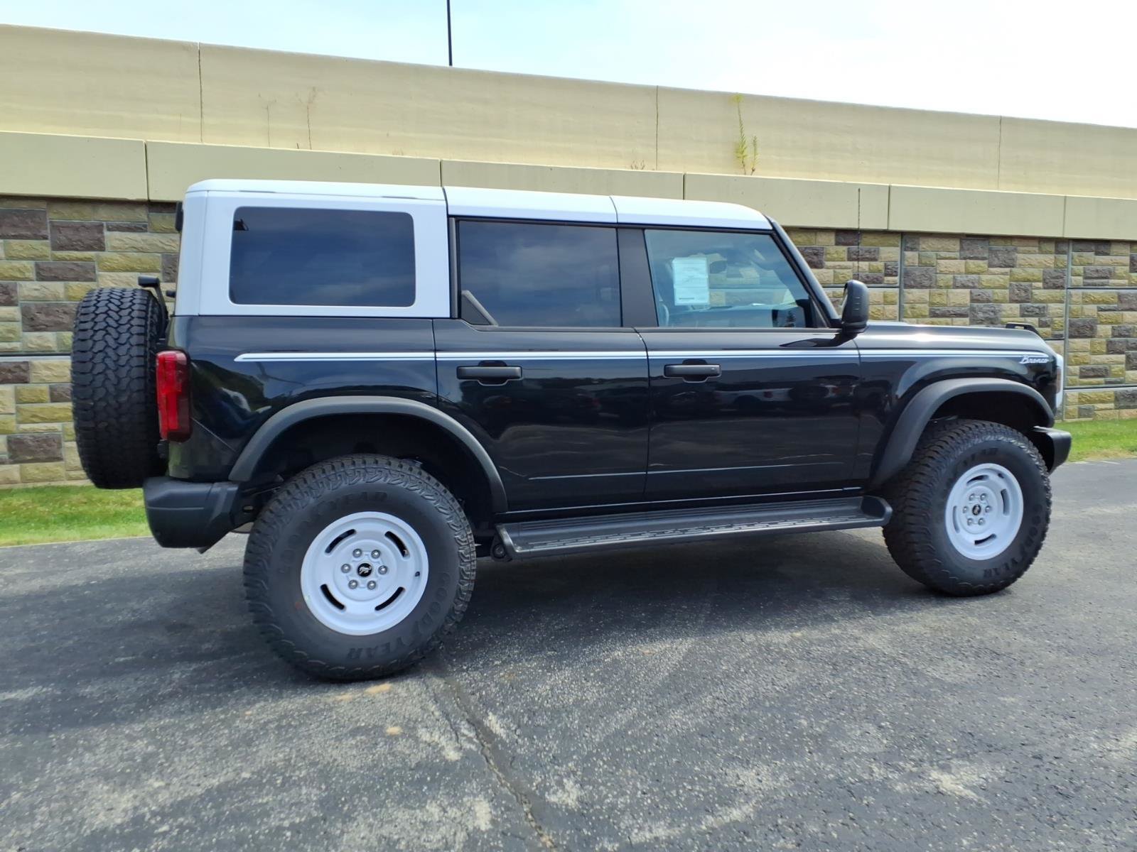 New 2026 Ford Bronco Heritage Edition AWD/4WD image 11
