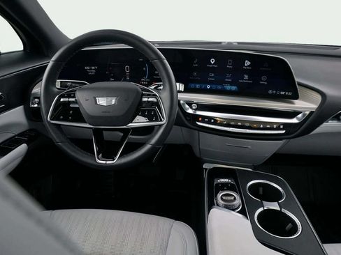 Used 2024 Cadillac Lyriq Luxury RWD image 25