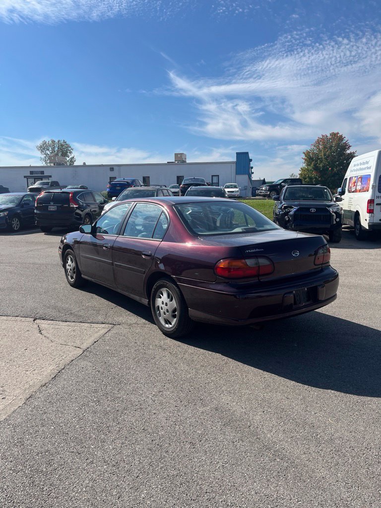 Used 1999 Chevrolet Malibu w/ Preferred Equipment Group 1 FWD image 7
