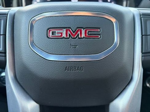 Certified 2025 GMC Sierra 1500 SLT image 7
