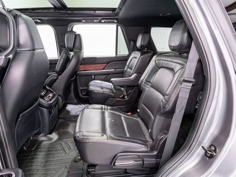 Used 2021 Lincoln Navigator Reserve RWD image 34