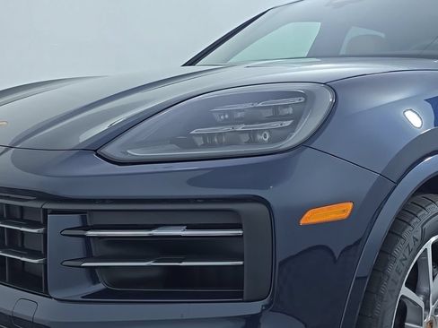 Certified 2026 Porsche Cayenne AWD/4WD image 12