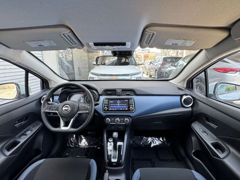 Used 2025 Nissan Versa SV image 32