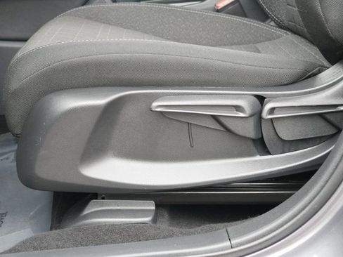 Used 2025 Honda HR-V LX image 13