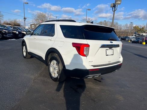 Used 2023 Ford Explorer XLT w/ Equipment Group 202A image 3