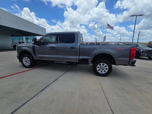Used 2024 Ford F250 XLT w/ FX4 Off-Road Package AWD/4WD image 9