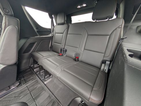 Used 2023 Chevrolet Tahoe High Country w/ Premium Package 2 AWD/4WD image 15