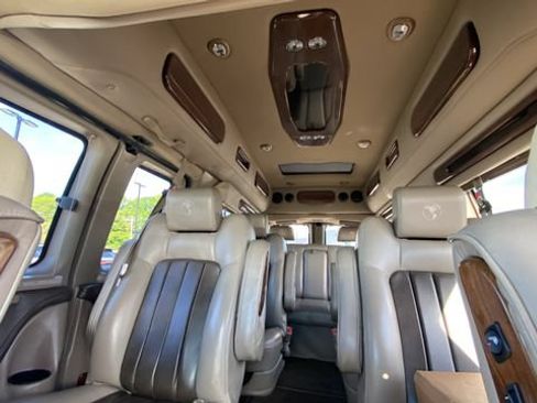 Used 2013 GMC Savana 2500 Extended RWD image 12