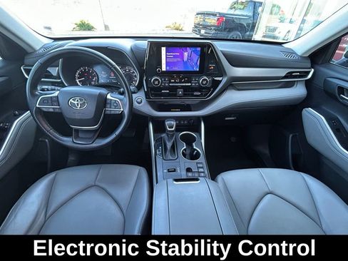 Used 2023 Toyota Highlander XLE FWD image 10