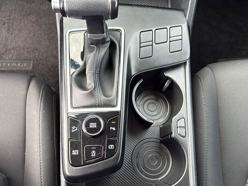 Used 2023 Kia Sportage LX image 16