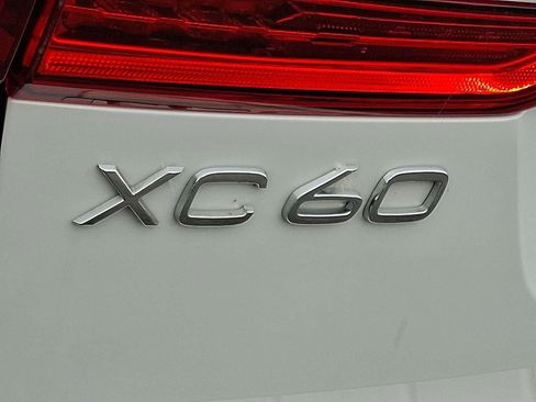 Certified 2023 Volvo XC60 B5 Plus w/ Climate Package AWD/4WD image 29