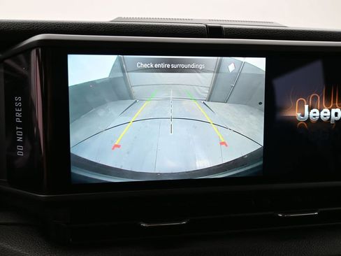 Used 2026 Jeep Wrangler Sport image 21